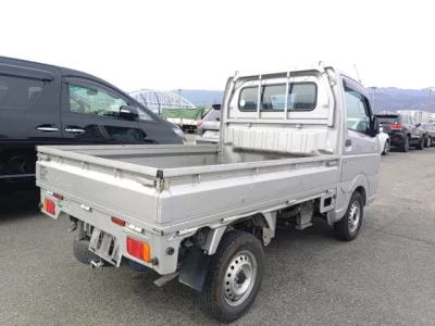 Nissan NT100 Clipper