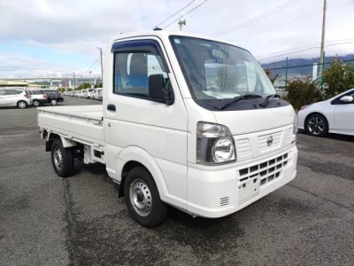 Nissan NT100 Clipper