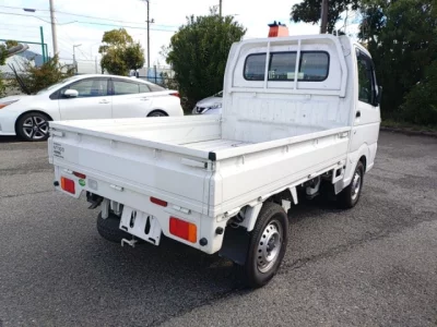 Nissan NT100 Clipper