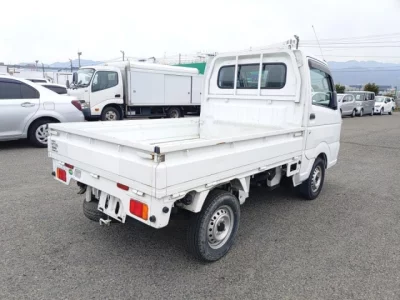 Nissan NT100 Clipper