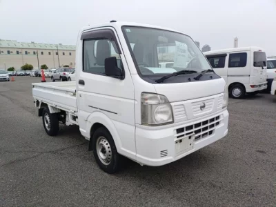 Nissan NT100 Clipper