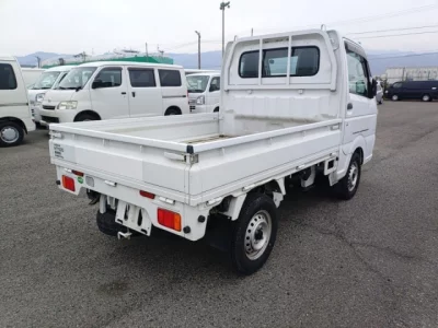Nissan NT100 Clipper