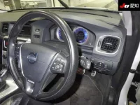 Volvo V60 лот № 30760 оценка 4  с аукциона в Японии 4