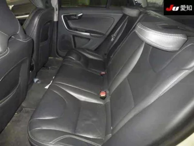 Volvo V60  с аукциона в Японии