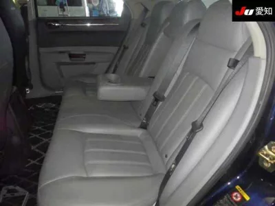 Chrysler 300C  с аукциона в Японии