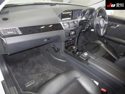 Mercedes-Benz E CLASS  с аукциона в Японии
