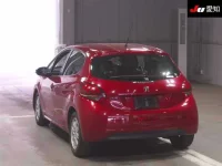 Peugeot 208 лот № 30333 оценка 3.5  с аукциона в Японии 1