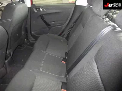 Peugeot 208  с аукциона в Японии