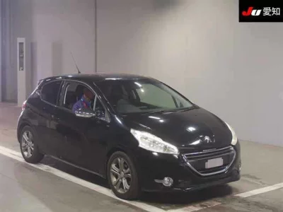 Peugeot 208  с аукциона в Японии