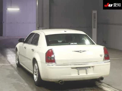 Chrysler 300C  с аукциона в Японии