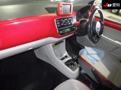 Volkswagen UP  с аукциона в Японии