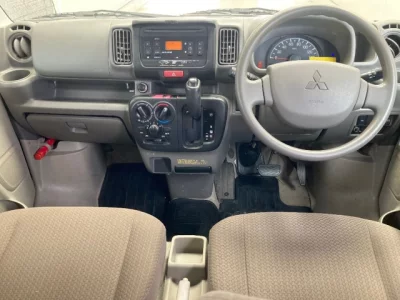 Mitsubishi Minicab Van