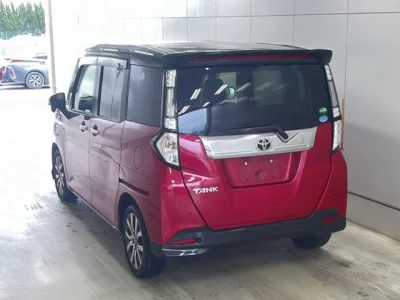 Toyota TANK