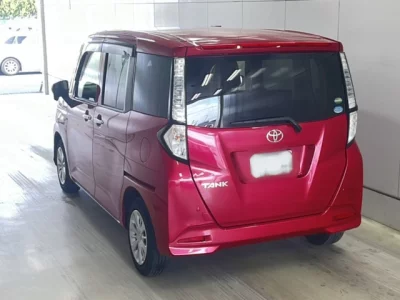 Toyota TANK