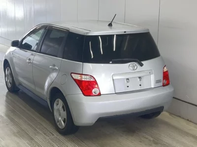 Toyota IST  с аукциона в Японии