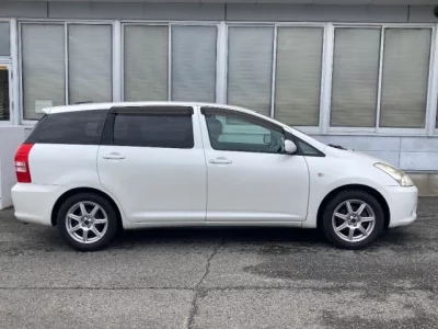 Toyota WISH  с аукциона в Японии