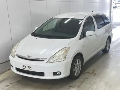 Toyota WISH  с аукциона в Японии