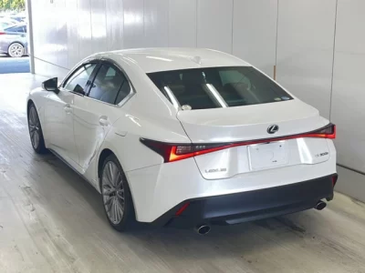 Lexus IS