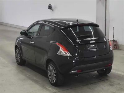 Chrysler Ypsilon  с аукциона в Японии