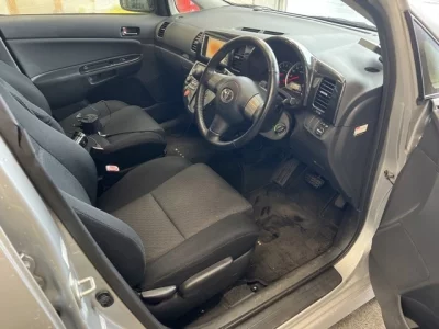 Toyota WISH  с аукциона в Японии