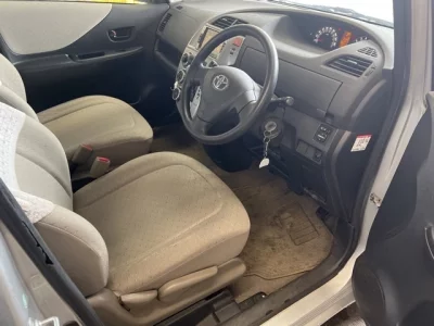 Toyota RACTIS  с аукциона в Японии