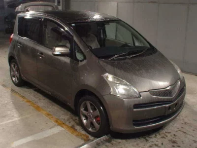 Toyota RACTIS  с аукциона в Японии