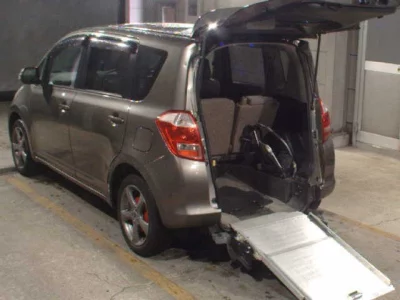 Toyota RACTIS  с аукциона в Японии