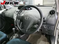 Toyota VITZ лот № 2114 оценка R  с аукциона в Японии 2