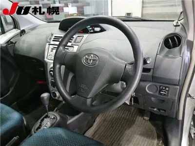 Toyota VITZ  с аукциона в Японии