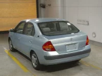 Toyota Prius лот № 2043 оценка R  с аукциона в Японии 1