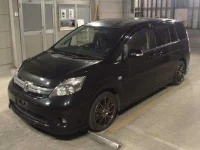 Toyota ISIS лот № 8218 оценка R  с аукциона в Японии 3