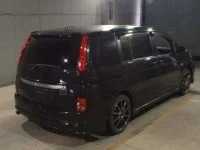 Toyota ISIS лот № 8218 оценка R  с аукциона в Японии 4