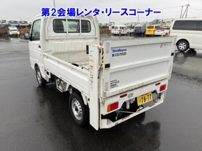 Nissan NT100 Clipper