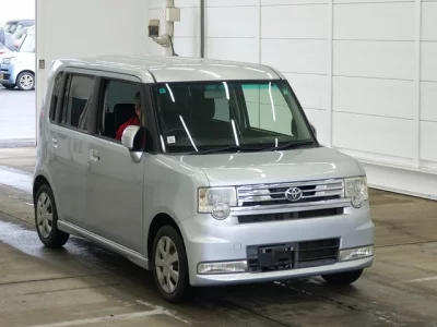 Toyota PIXIS SPACE  с аукциона в Японии
