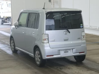 Toyota PIXIS SPACE  с аукциона в Японии