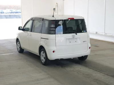Toyota SIENTA  с аукциона в Японии