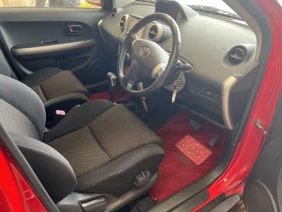 Toyota IST  с аукциона в Японии