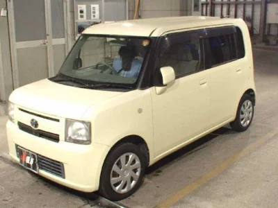 Toyota PIXIS SPACE  с аукциона в Японии