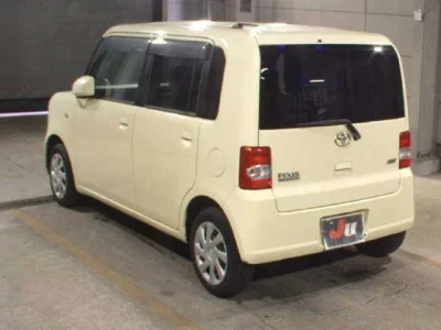 Toyota PIXIS SPACE  с аукциона в Японии