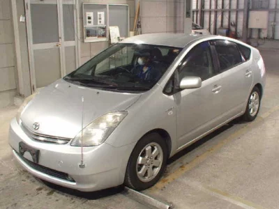 Toyota Prius  с аукциона в Японии