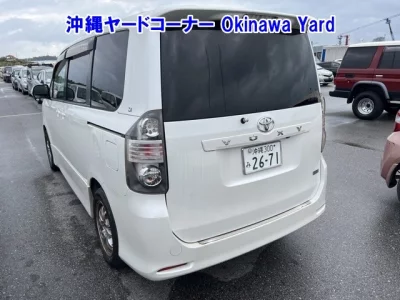 Toyota VOXY  с аукциона в Японии