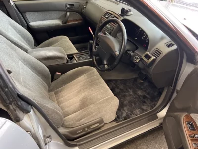 Nissan Leopard