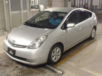 Toyota Prius лот № 8365 оценка 3.5  с аукциона в Японии 3
