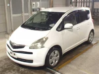 Toyota RACTIS лот № 8374 оценка 3  с аукциона в Японии 3