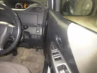 Toyota RACTIS лот № 8374 оценка 3  с аукциона в Японии 6