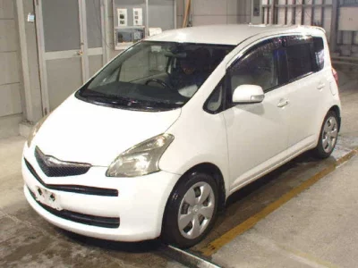 Toyota RACTIS  с аукциона в Японии