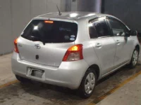 Toyota VITZ лот № 8393 оценка 3  с аукциона в Японии 4