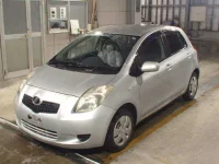 Toyota VITZ лот № 8393 оценка 3  с аукциона в Японии 3