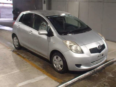 Toyota VITZ  с аукциона в Японии