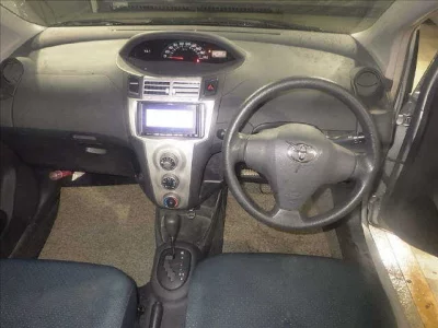 Toyota VITZ  с аукциона в Японии